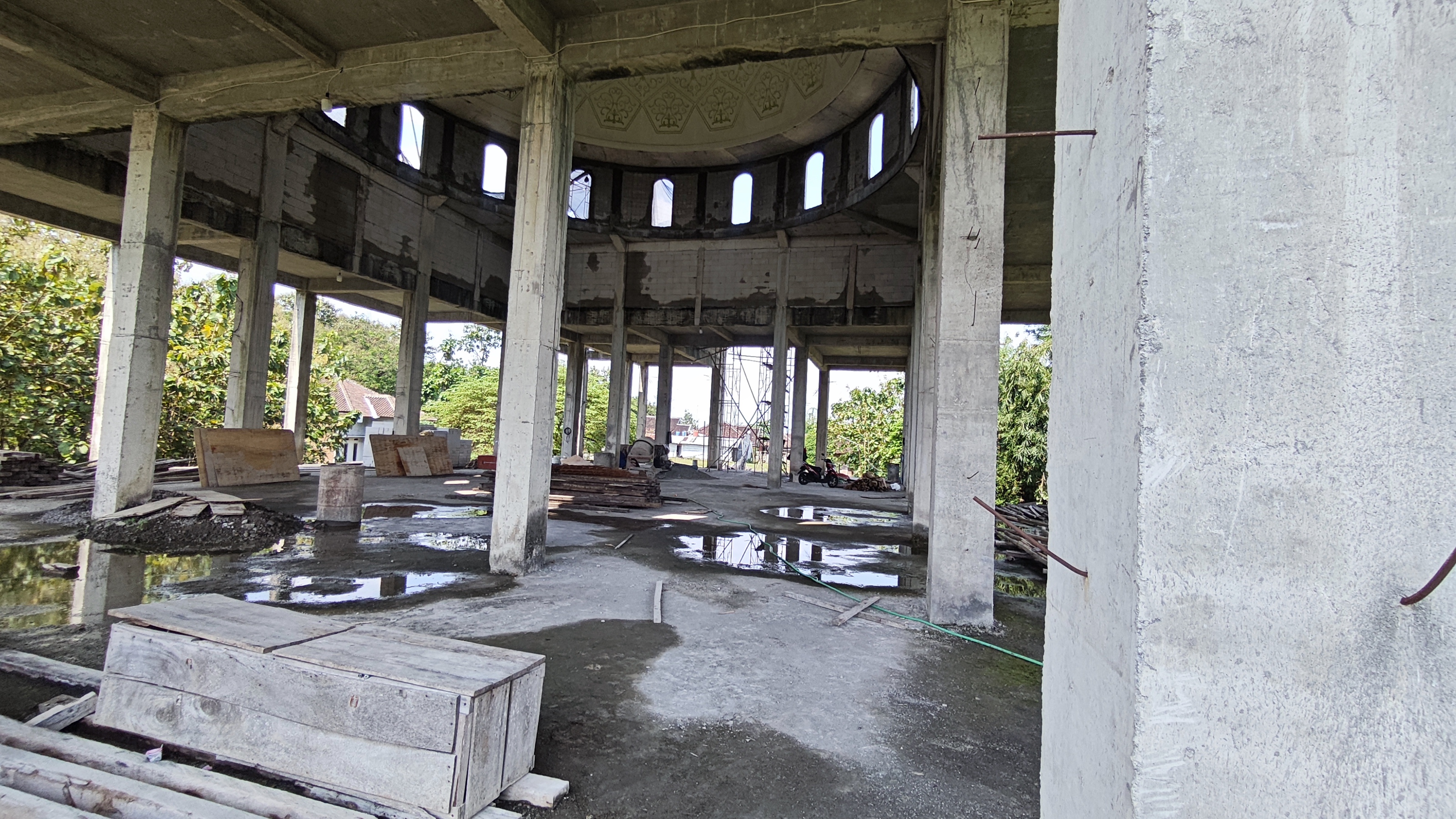 Tampak Depan Masjid